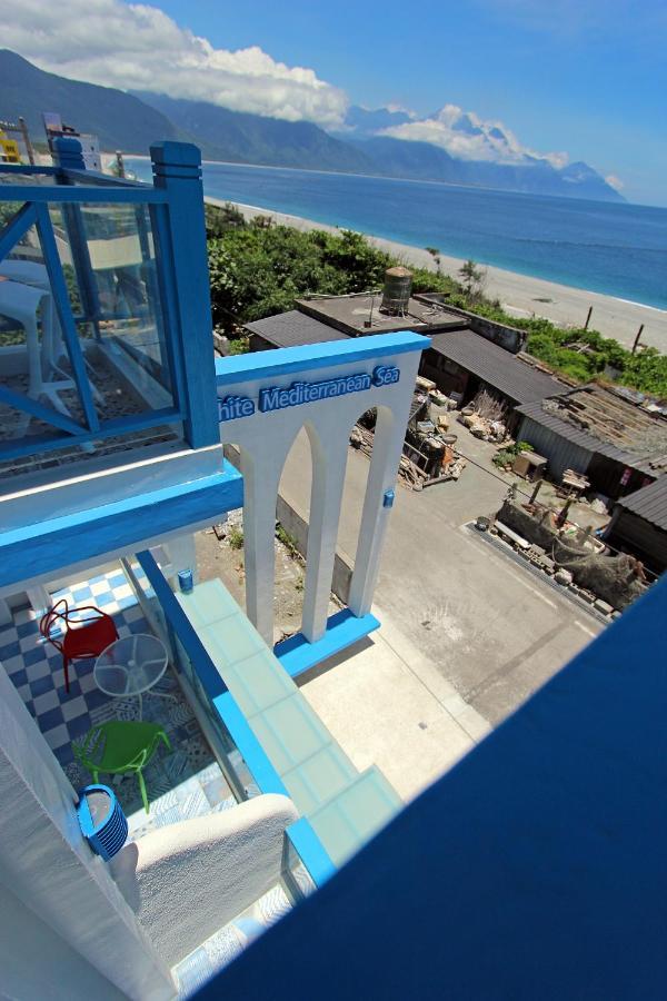 White Mediterranean Dahan Exterior photo